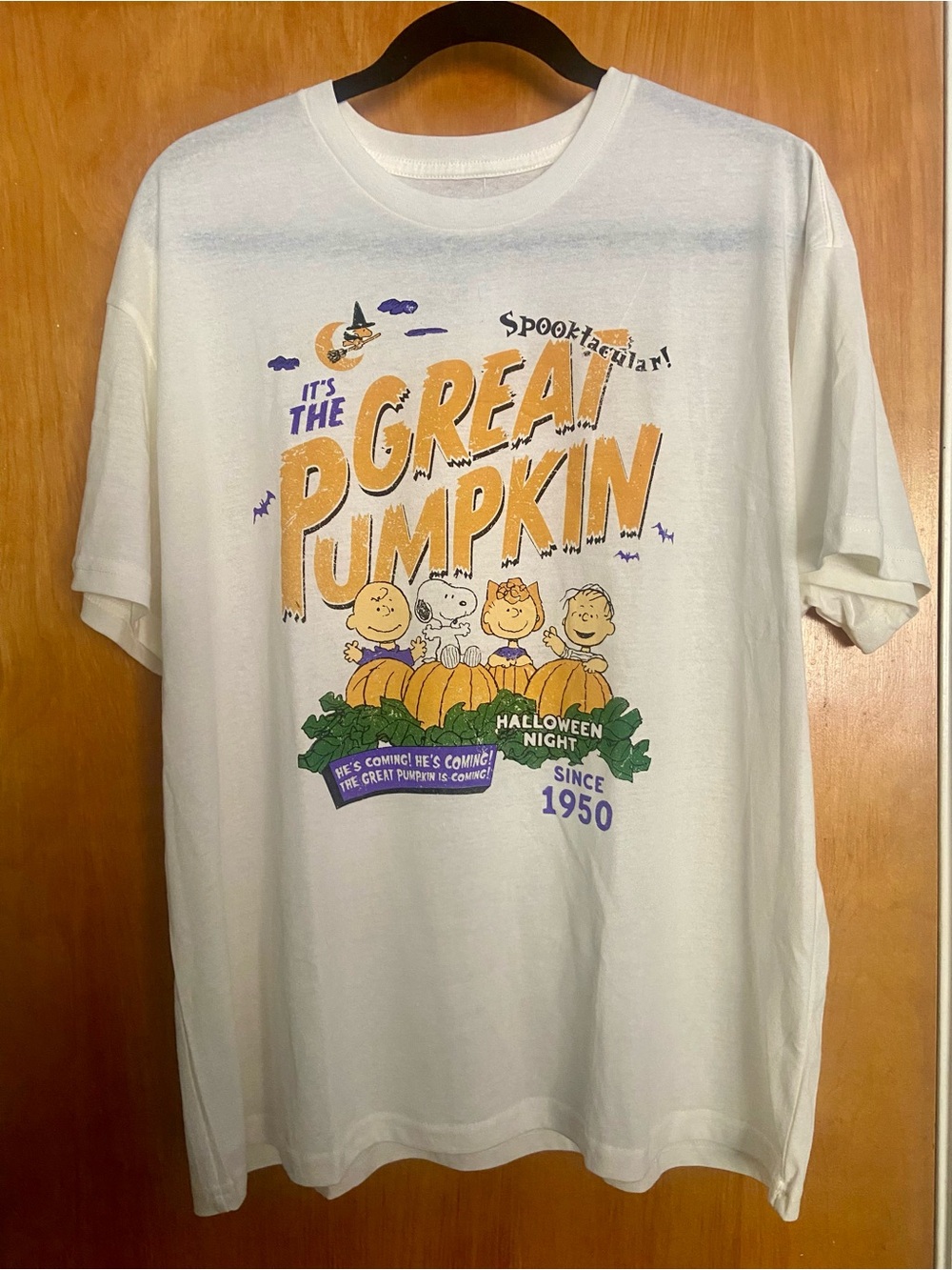 💜🎃🖤HALLOWEEN! Peanuts “The Great Pumpkin” Unisex LARGE cream-colored tee🖤🎃💜 - Picture 2 of 5